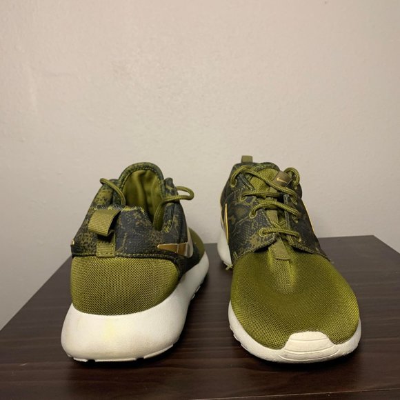 Nike Roshe One Print 'SnakeSkin' - Size 8.5 - - Picture 4 of 6